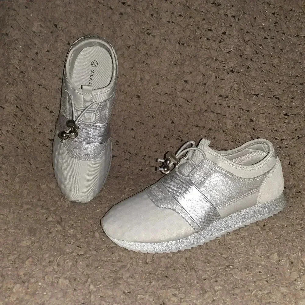 SILVIAN HEACH-Silver/Gray Sneakers-Sparkly-Toggle Fastener-Sz 36-6-Near Mint